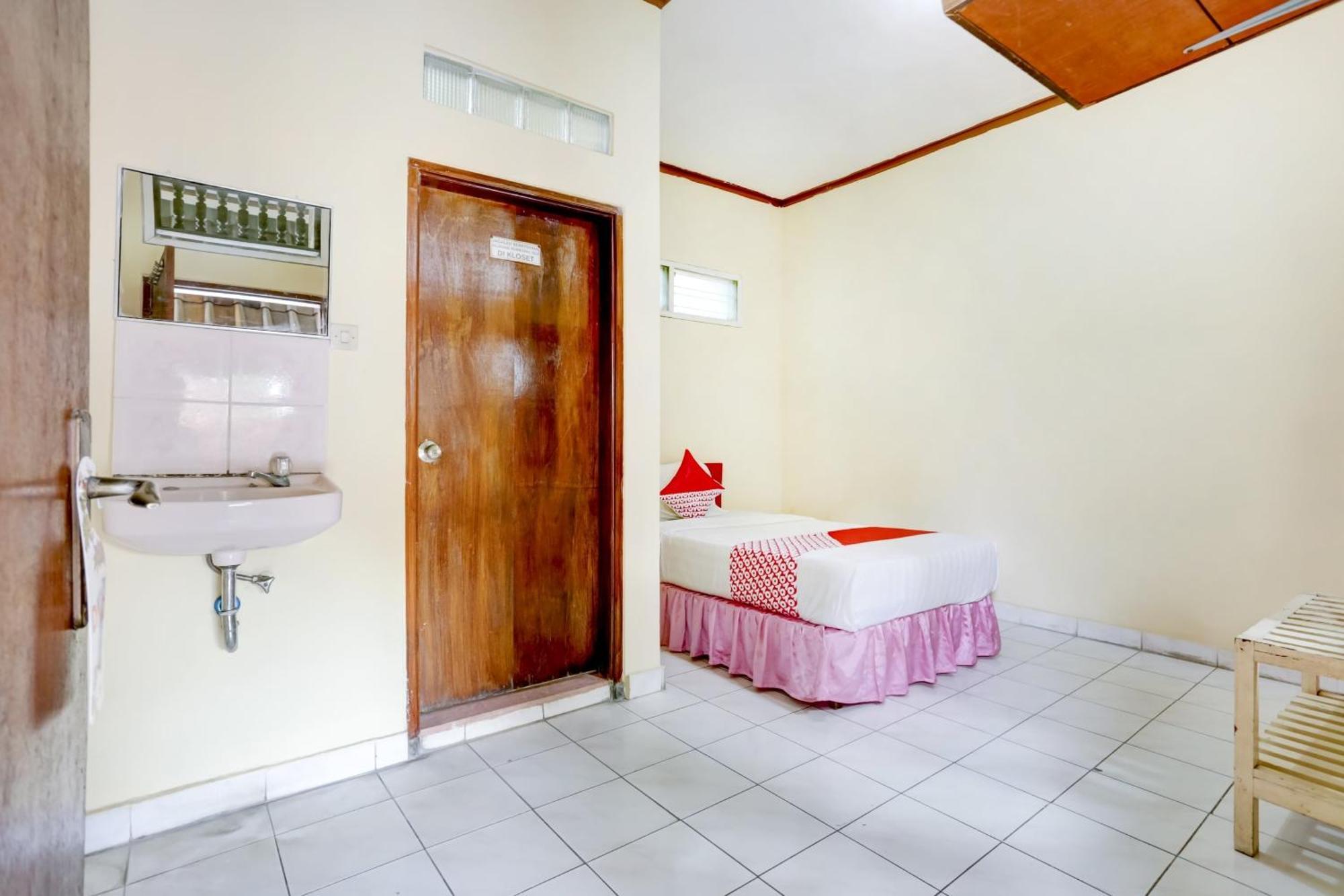 Super Oyo 3261 Hotel Ratu Denpasar Exterior foto